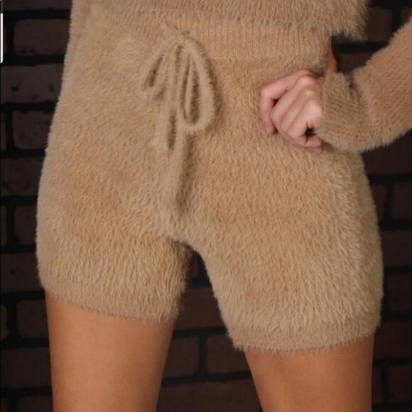 Hidden Brand Faux Fur Teddy Furry Shorts Fuzzy Shorts - Picture 5 of 6